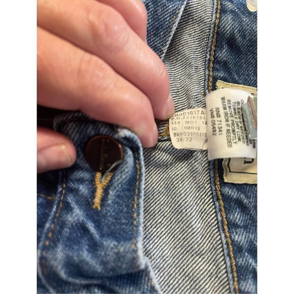 LL. Bean Men's Straight Leg Relax fit Cotton Blue Denim Pants Size 38/32 - Picture 7 of 11